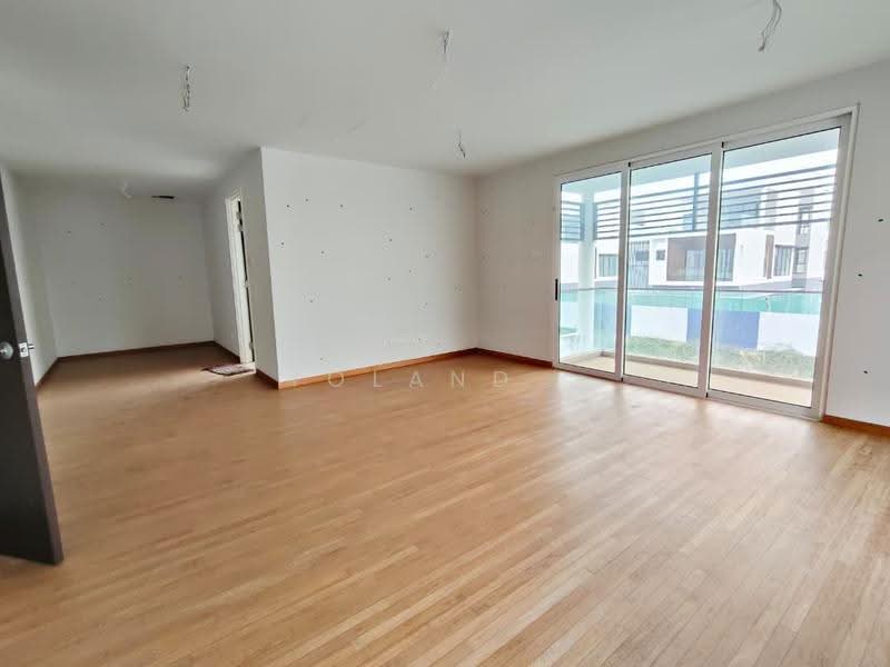 Bungalow House for Sale in Senibong (Permas Jaya) - Yoland . - Living Room - PropertyGuru.com.my