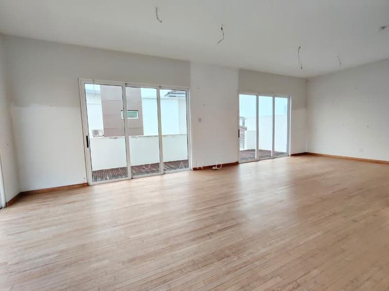 Bungalow House for Sale in Senibong (Permas Jaya) - Yoland . - Living Room - PropertyGuru.com.my