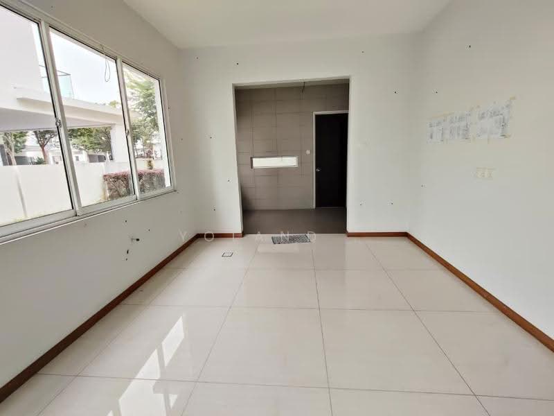 Bungalow House for Sale in Senibong (Permas Jaya) - Yoland . - Living Room - PropertyGuru.com.my
