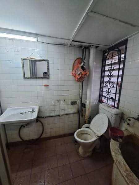 2.5-storey Terraced House for Sale in Taman Dato Senu (Sentul) - Nick Yow - Bathroom - PropertyGuru.com.my