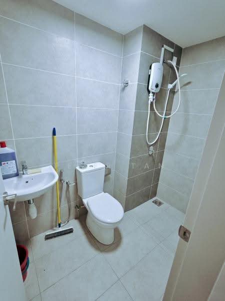Kediaman Servis untuk Disewa di Residensi Rimbun @ Canopy Hills - Peter Tan - Bathroom - PropertyGuru.com.my