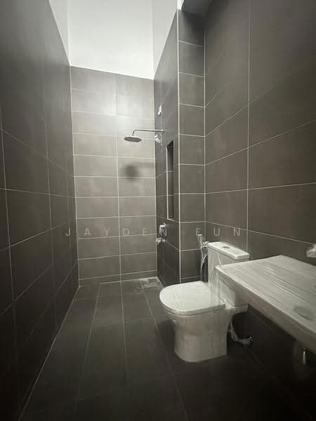 Rumah Teres 2-Tingkat untuk Dijual di Taman Dato Onn (Johor Bahru) - Jayden Fun - Bathroom - PropertyGuru.com.my