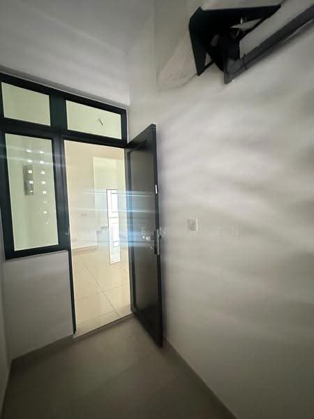 Rumah Teres 2-Tingkat untuk Dijual di Taman Dato Onn (Johor Bahru) - Jayden Fun - Entrance - PropertyGuru.com.my