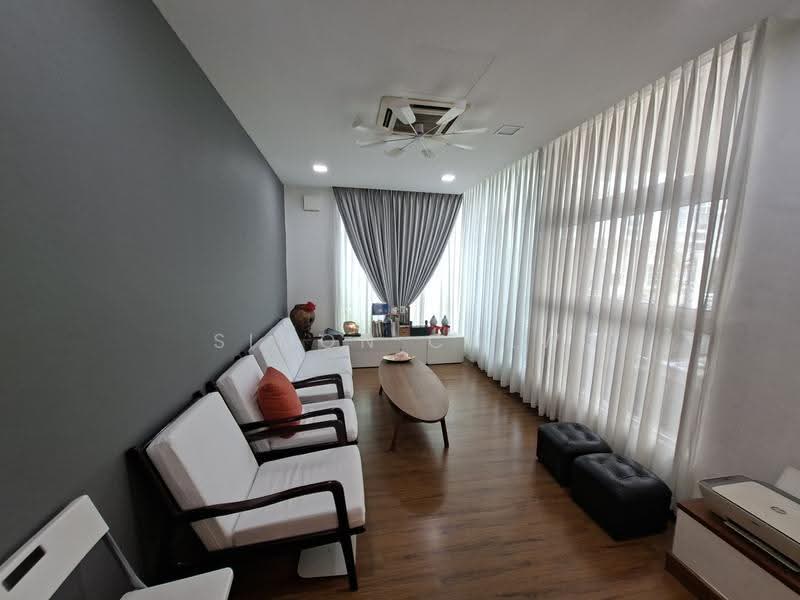 Rumah Berkembar untuk Dijual di Puchong (Selangor) - Simon Chew - Living Room - PropertyGuru.com.my