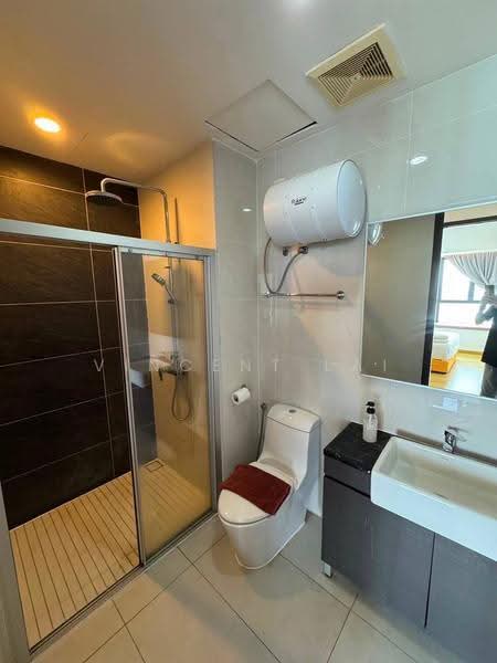 Kondominium untuk Dijual di Royal Strand @ Country Garden Danga Bay - Vincent Lai - Bathroom - PropertyGuru.com.my