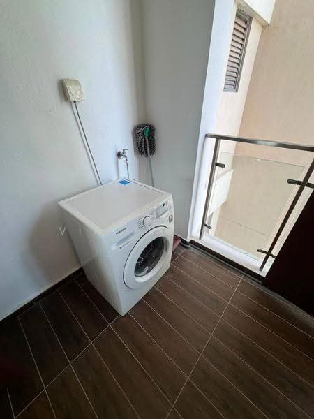 Kondominium untuk Dijual di Royal Strand @ Country Garden Danga Bay - Vincent Lai - Balcony - PropertyGuru.com.my