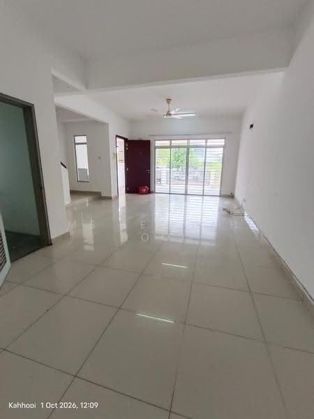 Rumah Teres 2-Tingkat untuk Disewa di Kota Emerald (Rawang) - Ms Lee kah Hooi - Living Room - PropertyGuru.com.my
