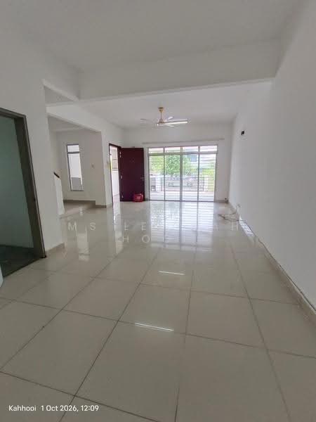 Rumah Teres 2-Tingkat untuk Disewa di Kota Emerald (Rawang) - Ms Lee kah Hooi - Living Room - PropertyGuru.com.my