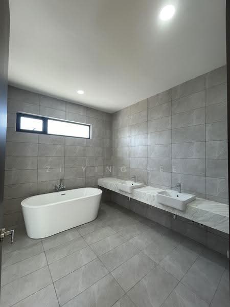 Rumah Berkembar untuk Disewa di Telok Panglima Garang (Selangor) - Zi Ying Lee - Bathroom - PropertyGuru.com.my