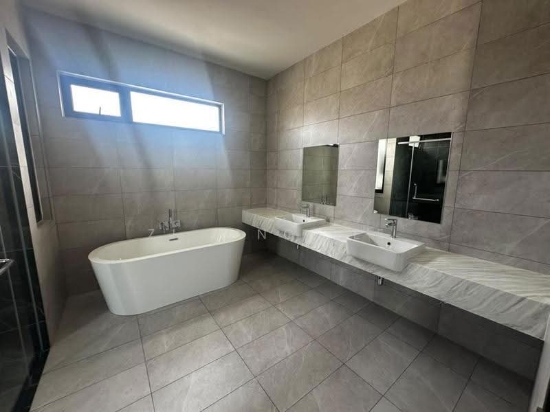 Rumah Berkembar untuk Disewa di Telok Panglima Garang (Selangor) - Zi Ying Lee - Bathroom - PropertyGuru.com.my