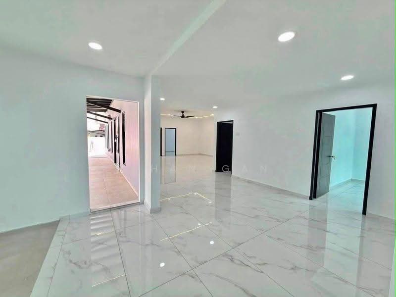 1-storey Terraced House for Sale in Taman Puteri Wangsa (Ulu Tiram) - Ethan Gan - Living Room - PropertyGuru.com.my