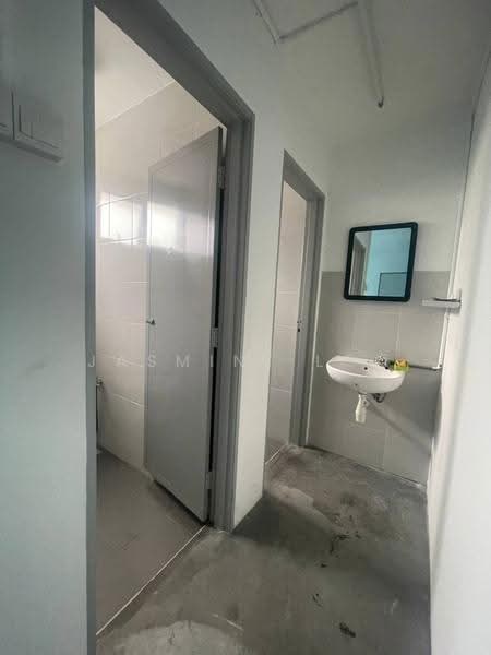 Pejabat untuk Disewa di Butterworth (Penang) - Jasmine Loo - Bathroom - PropertyGuru.com.my