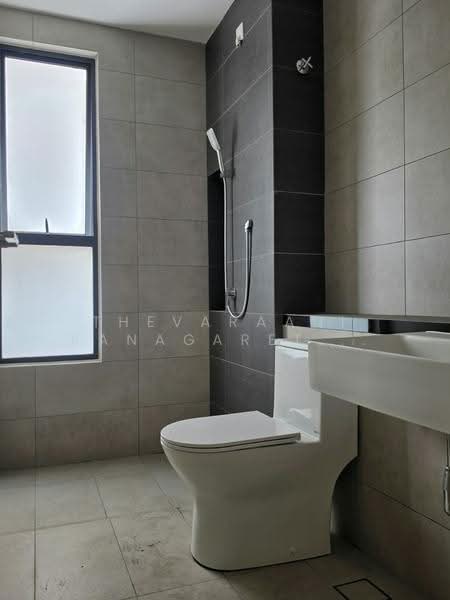 Rumah Teres 2-Tingkat untuk Disewa di Kota Emerald (Rawang) - Thevaraani Kanagaretnam - Bathroom - PropertyGuru.com.my