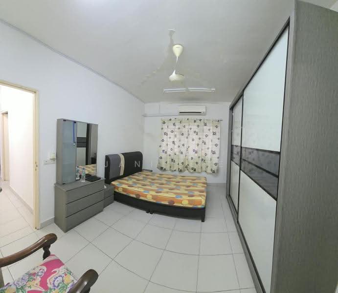 Pangsapuri untuk Disewa di Pangsapuri Seri Mutiara - Janie Lee - Master Bedroom - PropertyGuru.com.my