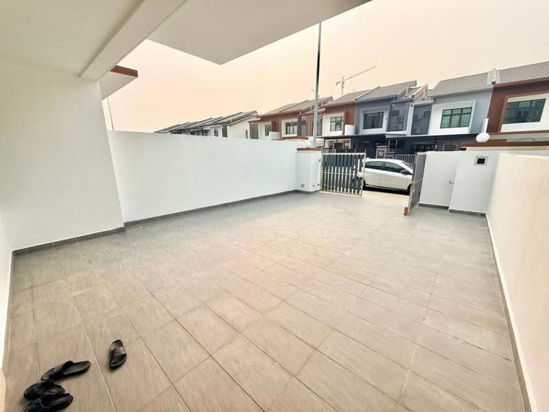 Rumah Teres 2-Tingkat untuk Disewa di Taman Mutiara Rini (Skudai) - Kc Teo - Exterior - PropertyGuru.com.my