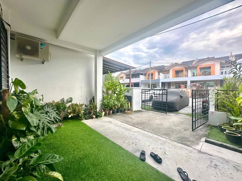 2-storey Terraced House for Sale in Saujana Utama (Selangor) - Muin Mn - Exterior - PropertyGuru.com.my