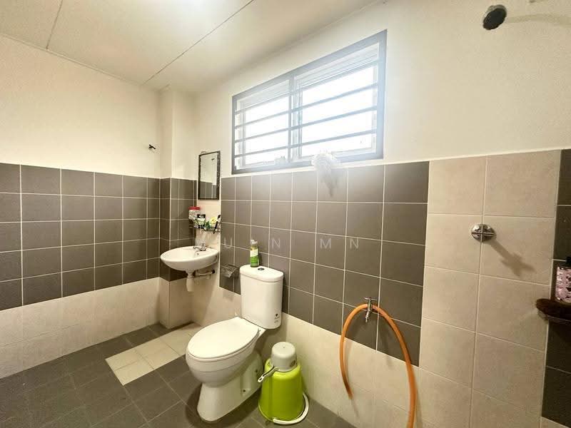 2-storey Terraced House for Sale in Saujana Utama (Selangor) - Muin Mn - Bathroom - PropertyGuru.com.my