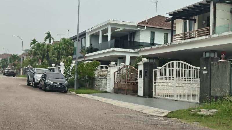 Cluster House for Sale in Taman Mount Austin (Tebrau) - Chloe Chin - Exterior - PropertyGuru.com.my