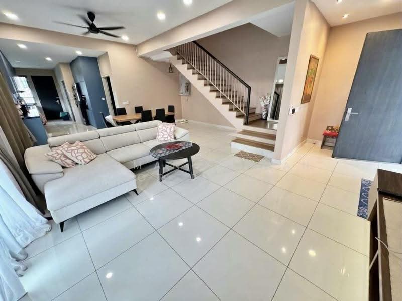 2-storey Terraced House for Sale in Elmina (Shah Alam) - Herman Sazwan Nor Rahim - Living Room - PropertyGuru.com.my