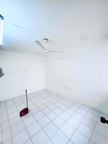 Flat for Rent at Taman Lip Sin Block 1, 3 & 5 - Jerry Tan - PropertyGuru.com.my