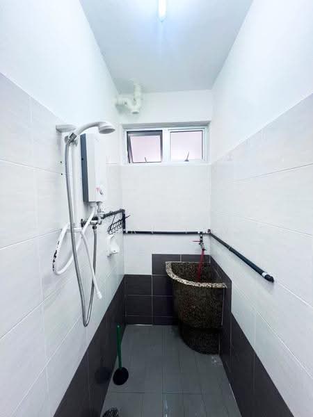 Flat for Rent at Taman Lip Sin Block 1, 3 & 5 - Jerry Tan - Bathroom - PropertyGuru.com.my