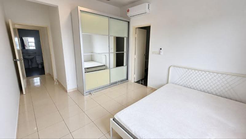 Pangsapuri untuk Disewa di Pr1ma One @ Laman View - Azizirrahim . - Bedroom - PropertyGuru.com.my