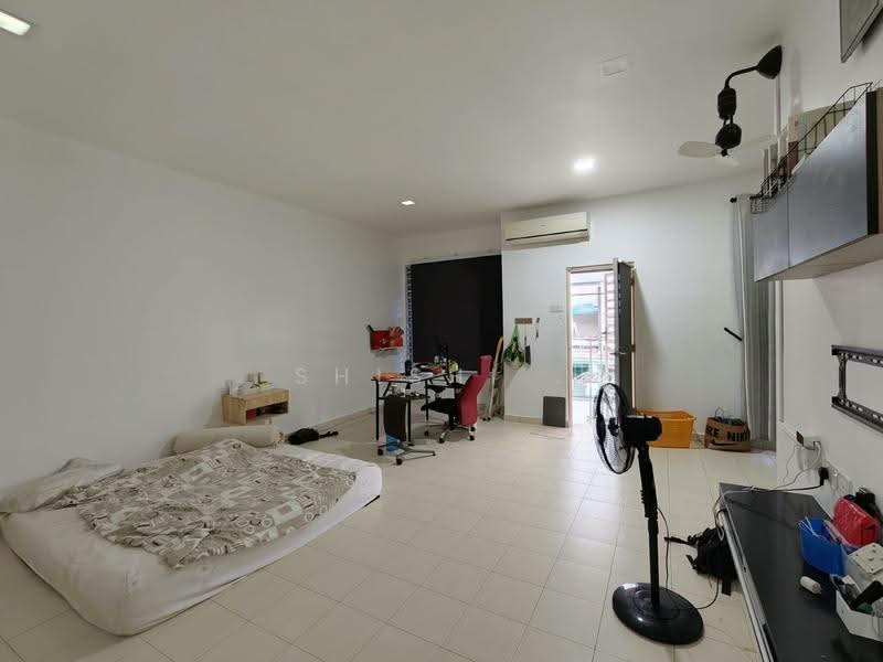 Rumah Teres 2-Tingkat untuk Dijual di Bandar Putra Kulai (Kulai) - Shishi . - Bedroom - PropertyGuru.com.my