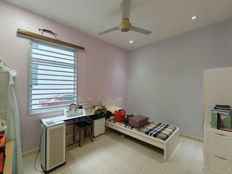 Rumah Teres 2-Tingkat untuk Dijual di Bandar Putra Kulai (Kulai) - Shishi . - Bedroom - PropertyGuru.com.my