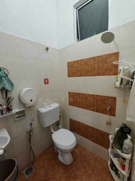 Rumah Teres 2-Tingkat untuk Dijual di Bandar Putra Kulai (Kulai) - Shishi . - Bathroom - PropertyGuru.com.my