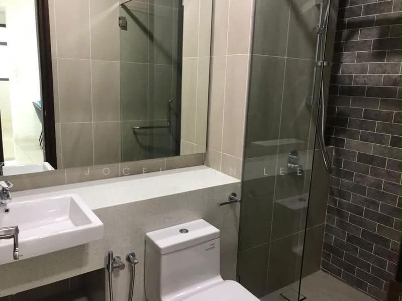 Kondominium untuk Disewa di Queens Residences Q2 @ Queens Waterfront - Jocellynn Lee - Bathroom - PropertyGuru.com.my