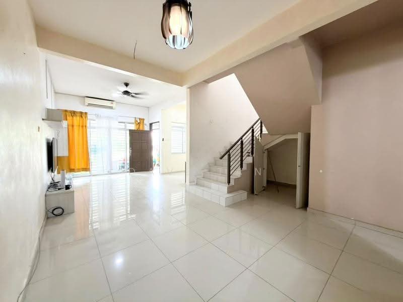 Rumah Teres 2-Tingkat untuk Dijual di Kota Emerald (Rawang) - Dave Tan - Living Room - PropertyGuru.com.my