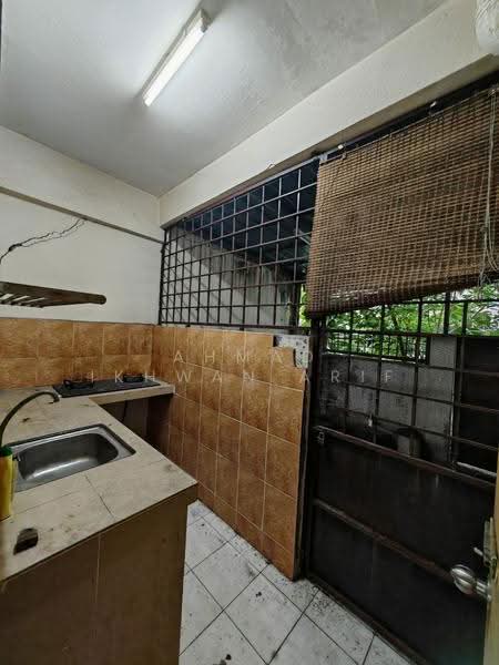 Rumah Teres 2.5-Tingkat untuk Dijual di Seri Kembangan (Selangor) - Ahmad Ikhwan Arif - Kitchen - PropertyGuru.com.my