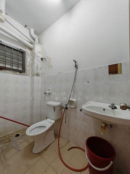 Rumah Teres 2.5-Tingkat untuk Dijual di Seri Kembangan (Selangor) - Ahmad Ikhwan Arif - Bathroom - PropertyGuru.com.my