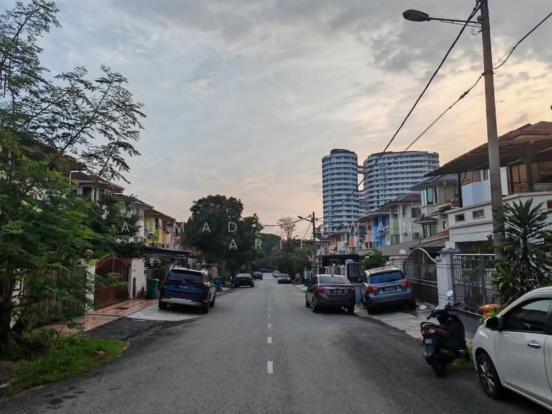 Rumah Teres 2.5-Tingkat untuk Dijual di Seri Kembangan (Selangor) - Ahmad Ikhwan Arif - PropertyGuru.com.my