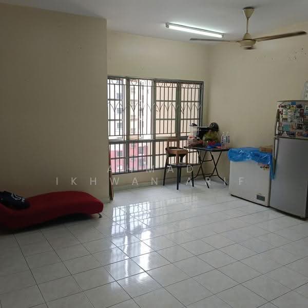 Apartment for Sale at Pangsapuri Kelana Impian - Ahmad Ikhwan Arif - Living Room - PropertyGuru.com.my