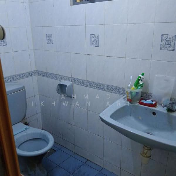 Apartment for Sale at Pangsapuri Kelana Impian - Ahmad Ikhwan Arif - Bathroom - PropertyGuru.com.my