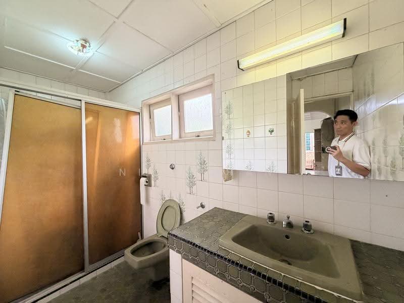 Bungalow House for Sale in Seremban City Centre (Seremban) - Nick Chan - Bathroom - PropertyGuru.com.my