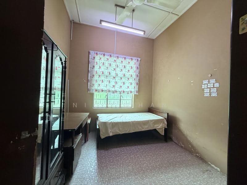 Bungalow House for Sale in Seremban City Centre (Seremban) - Nick Chan - Bedroom - PropertyGuru.com.my