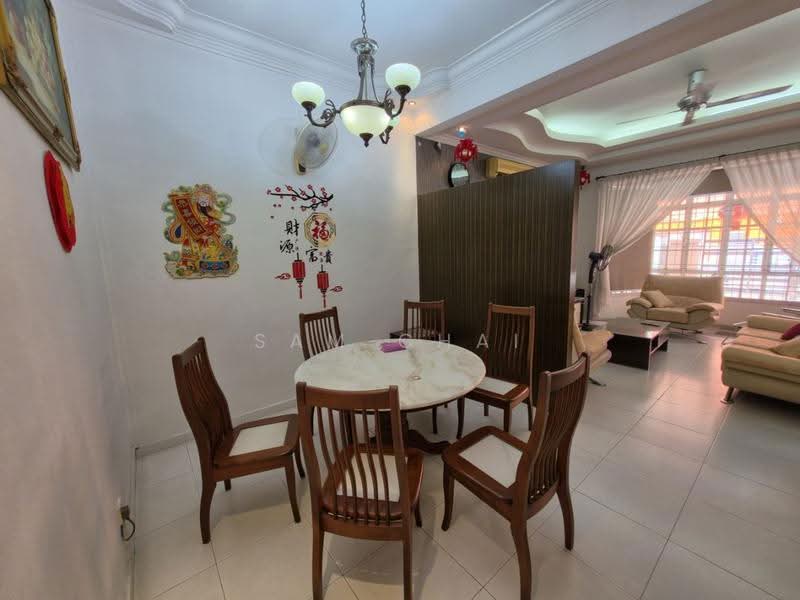 Rumah Teres 2-Tingkat untuk Dijual di Taman Desa Cemerlang (Ulu Tiram) - Sam Chai - Dining Room - PropertyGuru.com.my