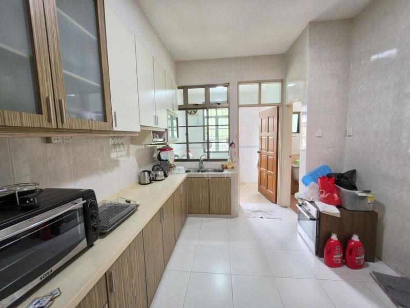 Rumah Teres 2-Tingkat untuk Dijual di Taman Desa Cemerlang (Ulu Tiram) - Sam Chai - Kitchen - PropertyGuru.com.my