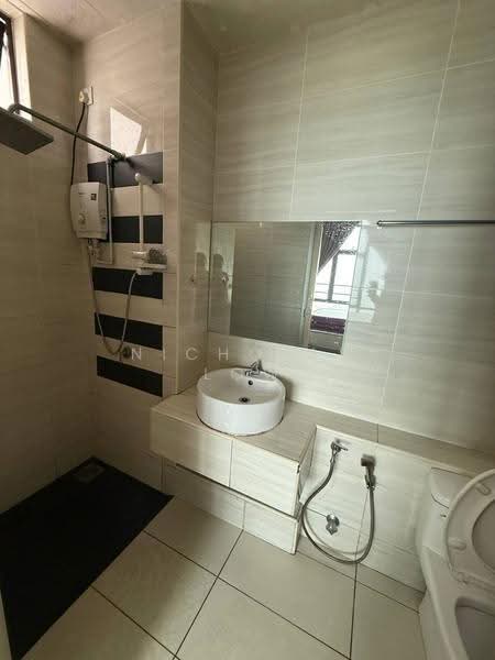 Service Residence for Rent at D'Summit Residences - Nicholas Low - Bathroom - PropertyGuru.com.my