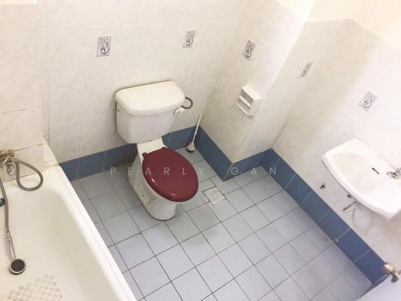 Condominium for Rent at Ridzuan Condominium - Pearly Gan - Bathroom - PropertyGuru.com.my