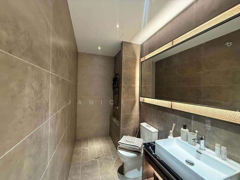 Kediaman Servis untuk Dijual di Ophira Resort Residences - Janice Lye - Bathroom - PropertyGuru.com.my