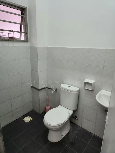 Rumah Teres 2-Tingkat untuk Disewa di Semenyih (Selangor) - Charmaine Wong - Bathroom - PropertyGuru.com.my