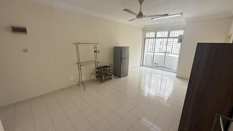 Apartment for Rent at Pangsapuri Lagoon Perdana - Daniel Ng - Living Room - PropertyGuru.com.my