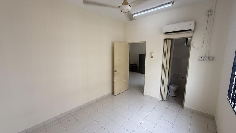 Apartment for Rent at Pangsapuri Lagoon Perdana - Daniel Ng - Bathroom - PropertyGuru.com.my