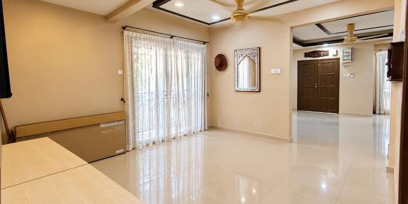 Rumah Berkembar untuk Disewa di Seri Kembangan (Selangor) - Alex Lew - Living Room - PropertyGuru.com.my