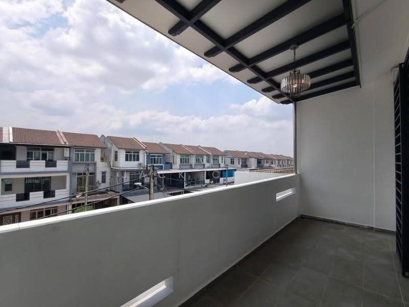 2.5-storey Terraced House for Sale in Taman Pulai Mutiara (Iskandar Puteri (Nusajaya)) - Jack Chai - Balcony - PropertyGuru.com.my