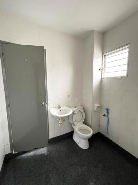 Terraced House for Sale in Aman Putri (Sungai Buloh) - Ahmad Muslim - Bathroom - PropertyGuru.com.my