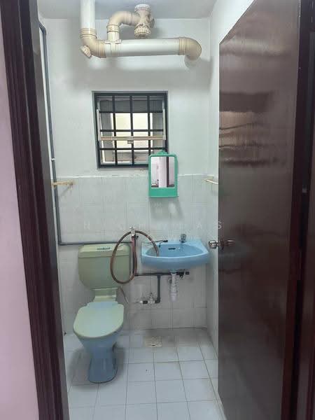 Apartment for Rent at Lily & Jasmine Apartment - Nicholas Low - Bathroom - PropertyGuru.com.my